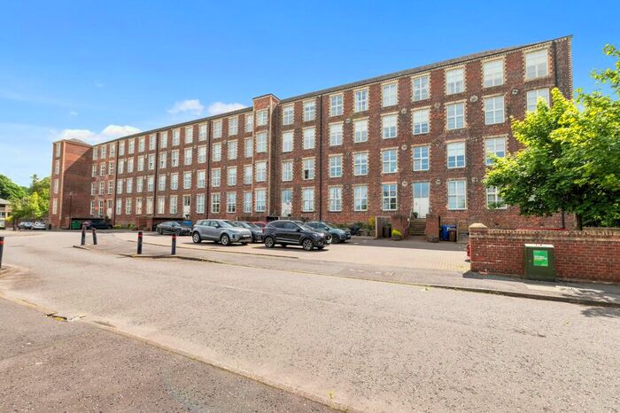 2 Bedroom Apartment For Sale In Woolcarder's Court, Cambusbarron, Stirling, FK7