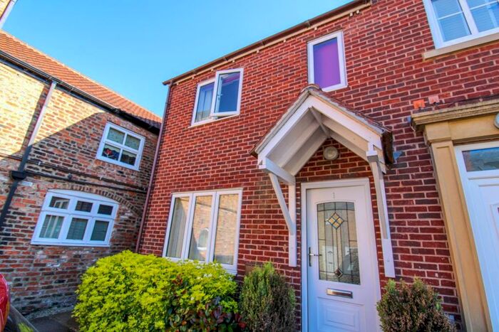 3 Bedroom End Of Terrace House To Rent In Wellington Gardens, Ripon, HG4