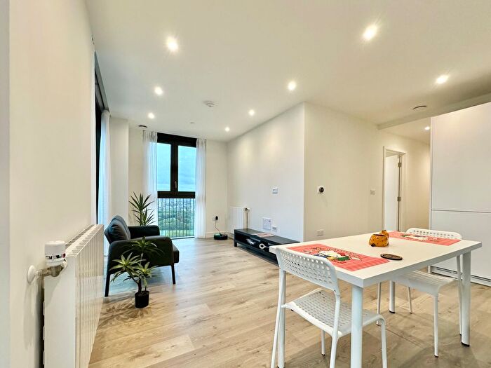 2 Bedroom Flat To Rent In London, E16