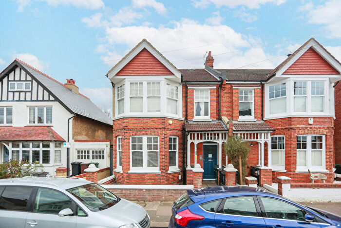 1 Bedroom Flat To Rent In Raphael Road, Hove, BN3