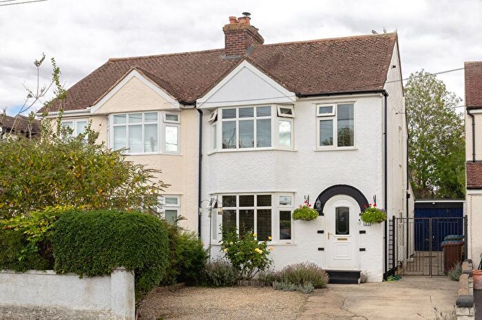 3 Bedroom Semi-Detached House For Sale In Exeter Road, Kidlington, OX5