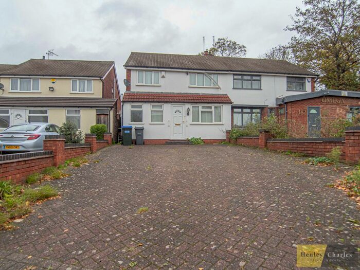 3 Bedroom Semi-Detached House To Rent In Hamstead Road, Great Barr, Birmingham, B43