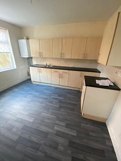 2 Bedroom Flat To Rent In Highcliffe Gardens, Gateshead, NE8