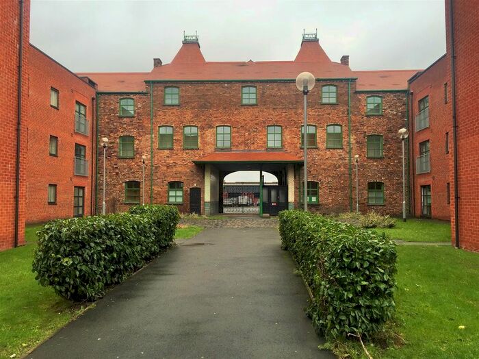 1 Bedroom Flat To Rent In Hartley Court, Stoke On Trent, Staffordshire, ST4