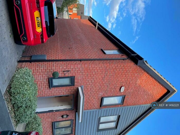 3 Bedroom Detached House To Rent In Harley Drive, Milton Keynes, MK7