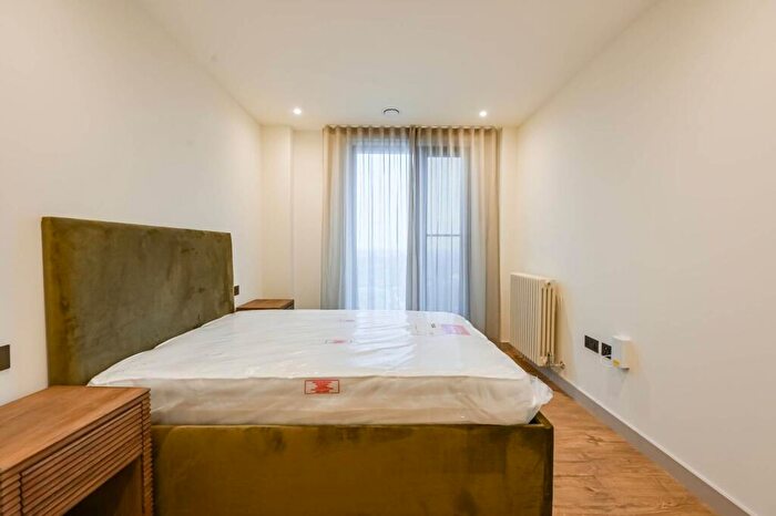 2 Bedroom Flat To Rent In The Eades, Selborne Road, Walthamstow, E17