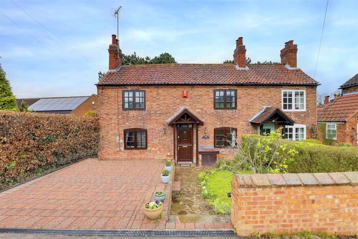 3 Bedroom Cottage For Sale In Bank Hill, Woodborough, Nottinghamshire, NG14