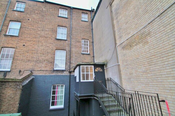 1 Bedroom Flat To Rent In West Crescent Road, Gravesend, DA12