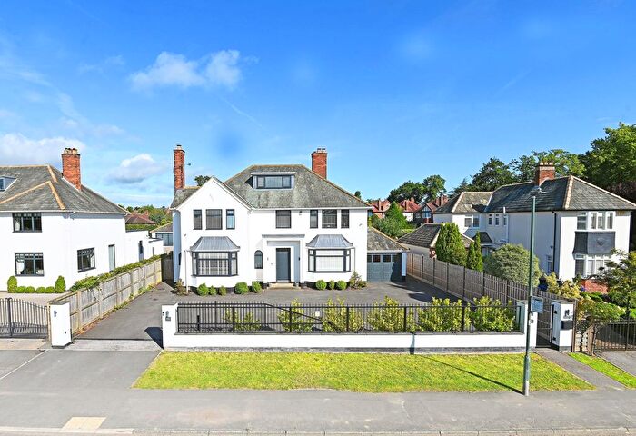 6 Bedroom Property For Sale In Leadhall Lane, Harrogate, HG2