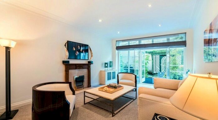 1 Bedroom Flat To Rent In Eaton Square, London, SW1W