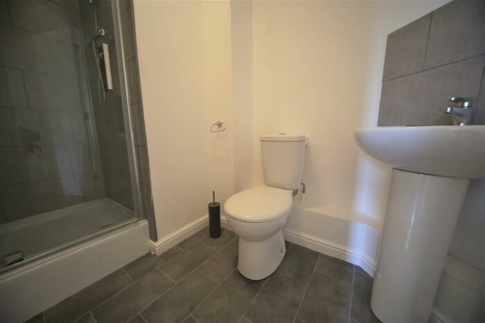 2 Bedroom Apartment To Rent In Scholars Walk, Langley, Slough, SL3
