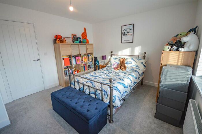 3 Bedroom Semi-Detached House For Sale In Winder Avenue, Halfway, Sheffield, S20