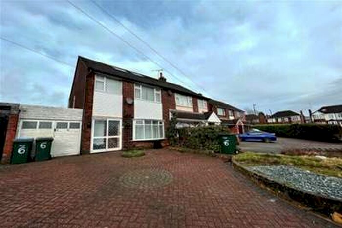 4 Bedroom House To Rent In Winsford Avenue, Coventry, CV5