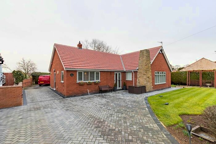 3 Bedroom Detached Bungalow For Sale In Scotterthorpe, Gainsborough, DN21
