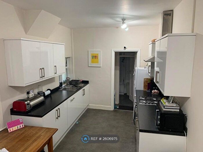 1 Bedroom Maisonette To Rent In Durham Road, West Wimbledon, SW20