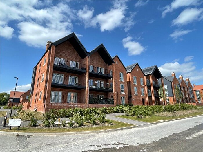 2 Bedroom Flat To Rent In Fishwicke Road, Winchester, Hampshire, SO22