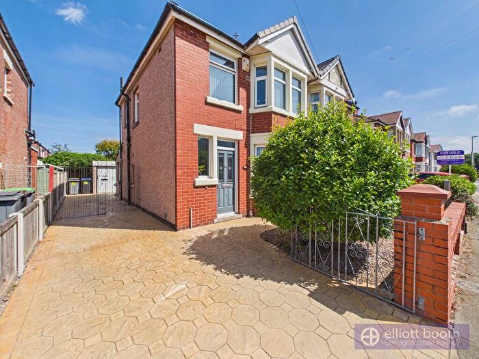 3 Bedroom Semi Detached House For Sale In Lindale Gardens, FY4