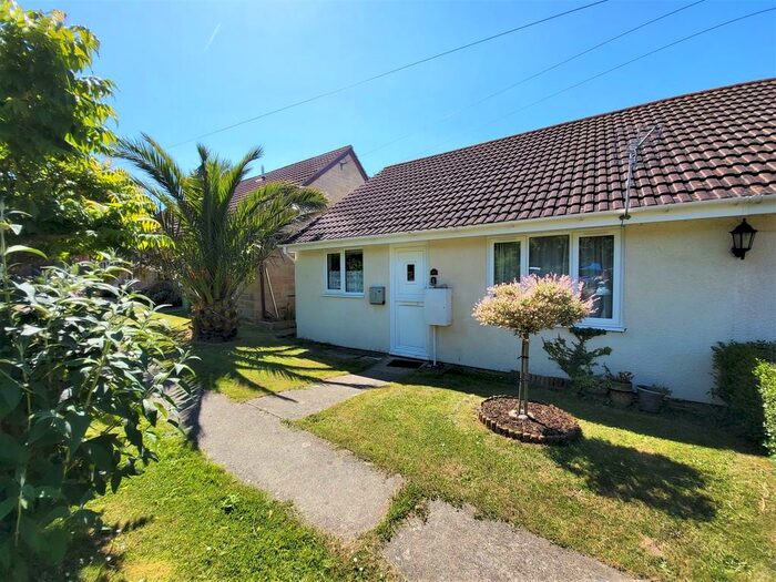 3 Bedroom Semi-Detached Bungalow To Rent In Fort Warden Road, Totland Bay, PO39