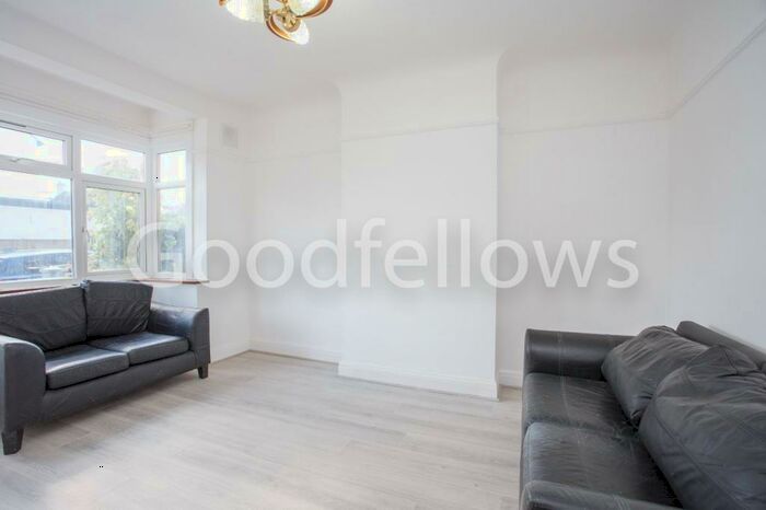 3 Bedroom House To Rent In Montrose Gardens, Mitcham, Surrey, CR4