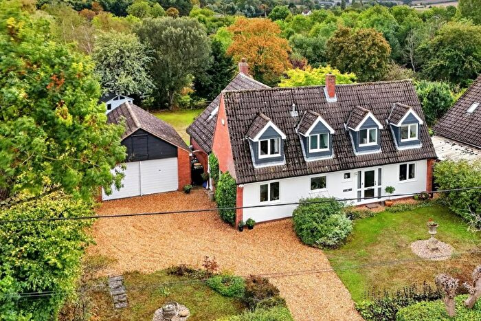4 Bedroom Detached House For Sale In Wood End Lane, Pertenhall, Bedford, MK44
