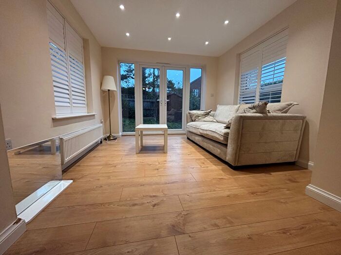 4 Bedroom Property To Rent In Peregrine Way, Hatfield, AL10