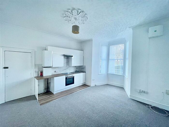 1 Bedroom Flat To Rent In Garden Crescent, West Hoe, Plymouth, PL1