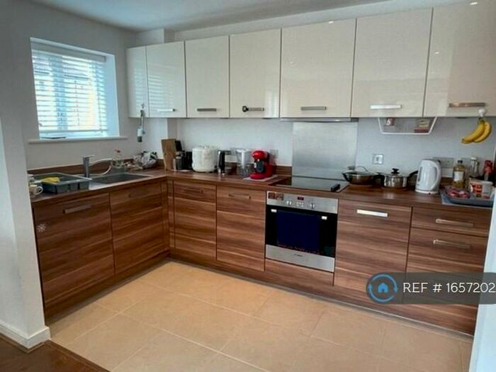 2 Bedroom Flat To Rent In Westwood Drive, Canterbury, CT2