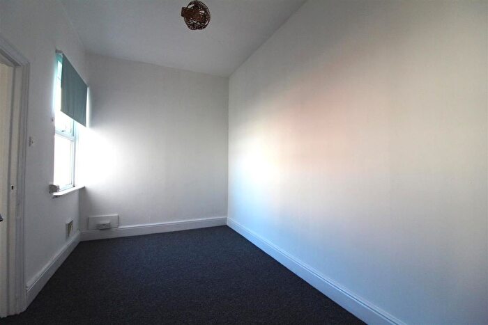 1 Bedroom Flat To Rent In Field Street, Kettering, NN16