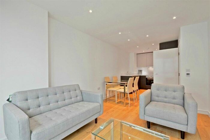 1 Bedroom Flat To Rent In Pinnacle Apartments, Saffron Central Square, Croydon, CR0