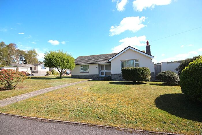2 Bedroom Bungalow For Sale In Birkdale Road, Broadstone, Dorset, BH18