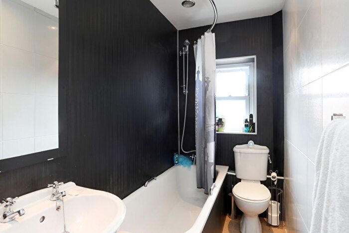 1 Bedroom Flat For Sale In High Street, Kirkcaldy, KY1