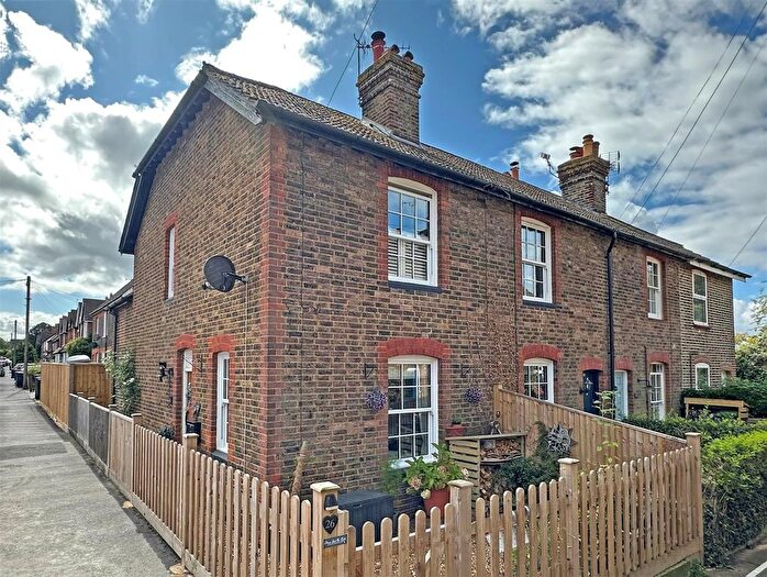 2 Bedroom End Of Terrace House For Sale In Trindles Road, South Nutfield, RH1