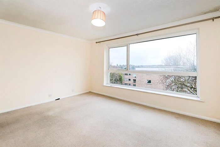 1 Bedroom Flat For Sale In High Meadows, Compton, Wolverhampton, WV6