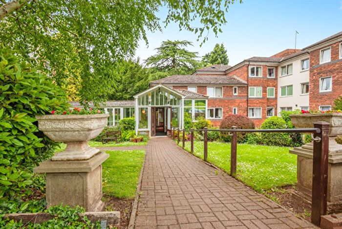 1 Bedroom Flat For Sale In Worcester Road, Malvern, WR14