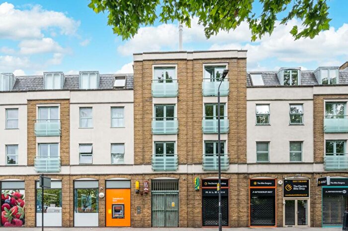 1 Bedroom Flat For Sale In Battersea Park Road, Battersea, London, SW11