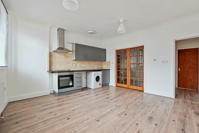 1 Bedroom Flat To Rent In Burnley Road London, NW10