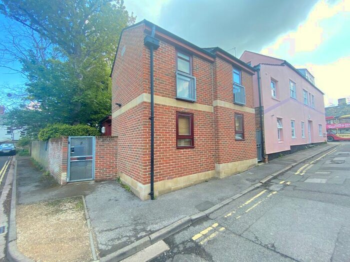 3 Bedroom Apartment To Rent In Caroline Street, Oxford, Oxfordshire, Oxfordshire, OX4