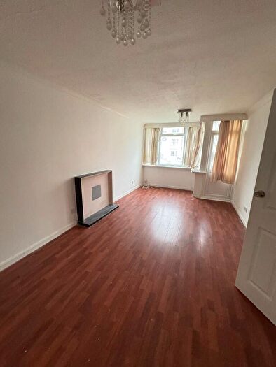 2 Bedroom Flat To Rent In Buckingham Place, BN1