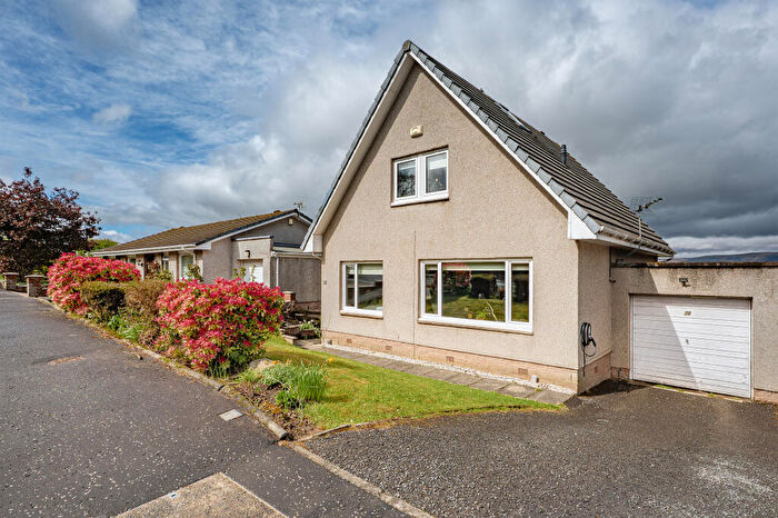 4 Bedroom Detached House For Sale In Gadloch View, Auchinloch, Lenzie, G66