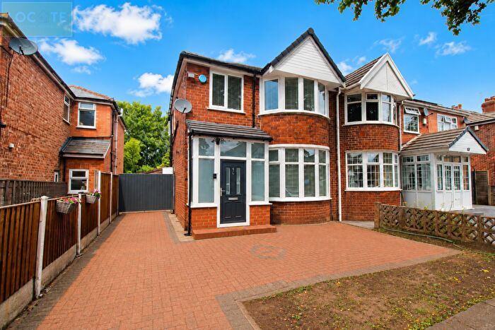 3 Bedroom Semi-Detached House For Sale In Kings Road, Stretford, M32