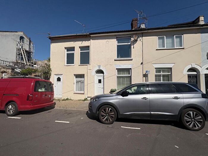 3 Bedroom Flat To Rent In Malta Road, Portsmouth, PO2