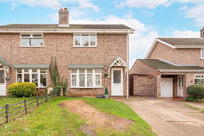 3 Bedroom Semi Detached House For Sale In Provan Crescent, Belton, NR31