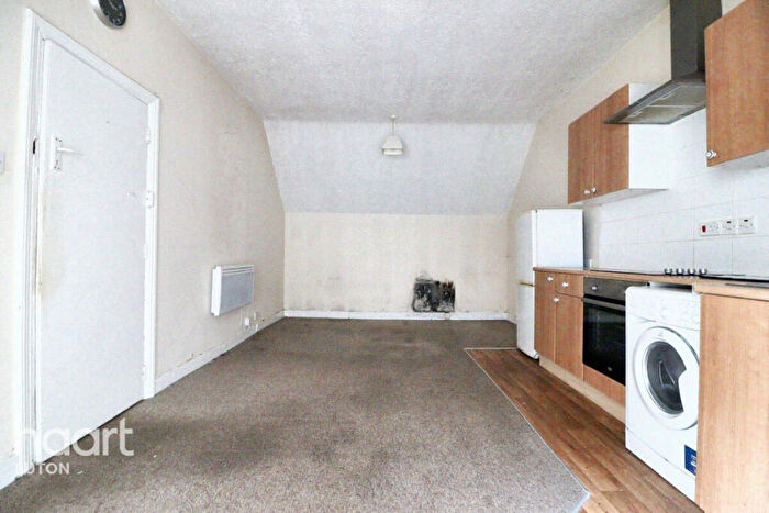 1 Bedroom Flat For Sale In Ashburnham Road, Luton, LU1