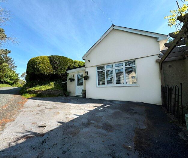 3 Bedroom Bungalow For Sale In Summerhill, Amroth, SA67