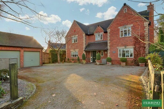 4 Bedroom Detached House For Sale In Unlawater Lane, Newnham, Gloucestershire., GL14