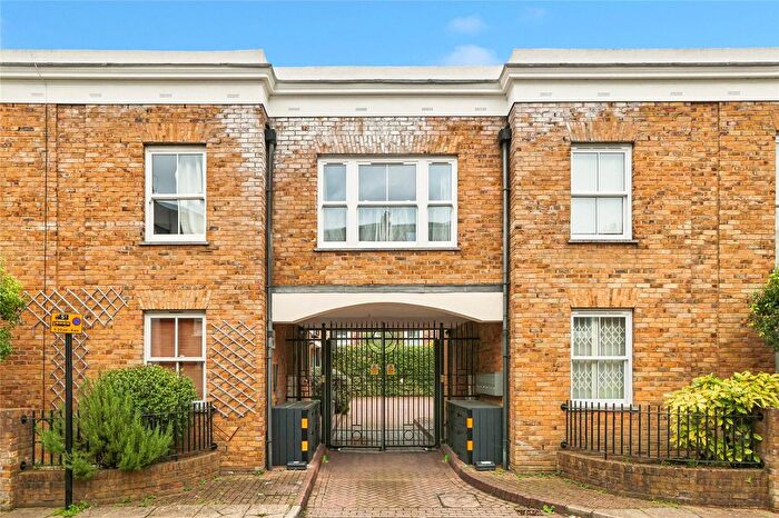 3 Bedroom Property For Sale In Short Road, London, W4