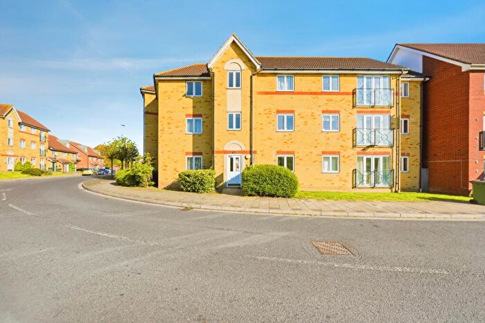 3 Bedroom Flat For Sale In Hill View Drive, London, SE28