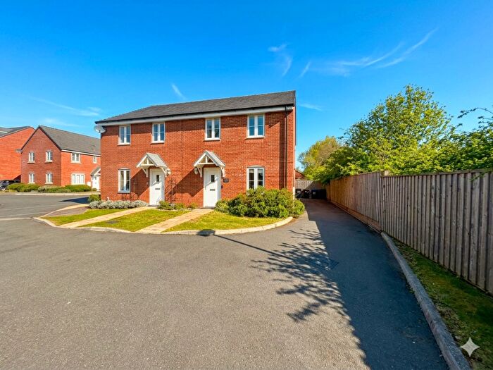 3 Bedroom Semi Detached House For Sale In Red Road Woodford Halse Northants, NN11