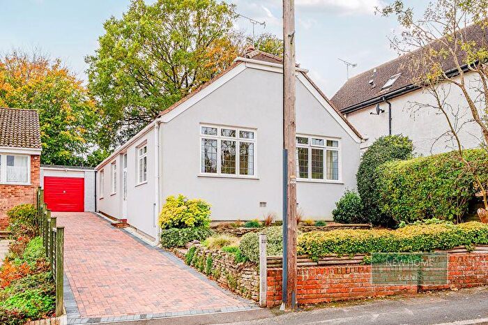 4 Bedroom Bungalow For Sale In Waverley Road, Farnborough, GU14