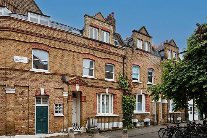 2 Bedroom Flat For Sale In Sylvester Path, London, E8